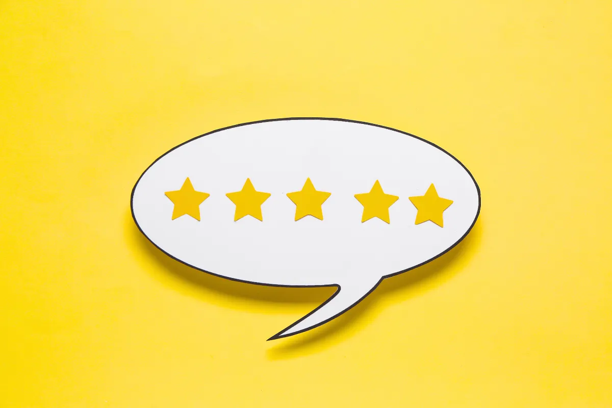 Ilustração de cinco estrelas representando boas avaliações de clientes em apps como a 99Food.