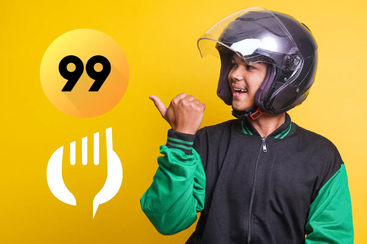 Entregador com capacete e uniforme da 99Food apontando para os logos da 99 e do app de delivery. Imagem simboliza a operação logística do delivery via 99Food, destacando a praticidade para restaurantes integrados a sistemas como o CNM.