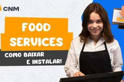 Garçonete fazendo o download do FoodServices num computador para configurar as impressoras
