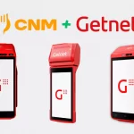 Logotipo do CNM e da Getnet, indicando a integração, sobre uma imagem de três modelos de maquininhas de cartão de crédito vermelhas da Getnet (Ingenico APOS A8, N910 e Sunmi P2-B)